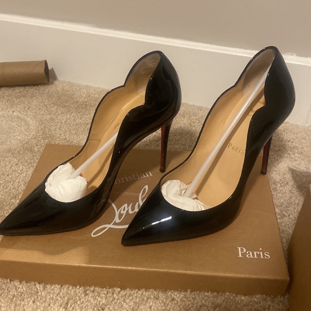 Christian Louboutin Hot Chick 100 patent BLACK size 37